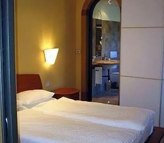 Πανσιόν Del 4*